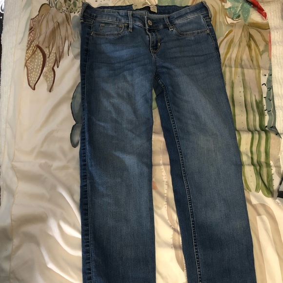Hollister Jeans ✨ - Picture 2 of 4